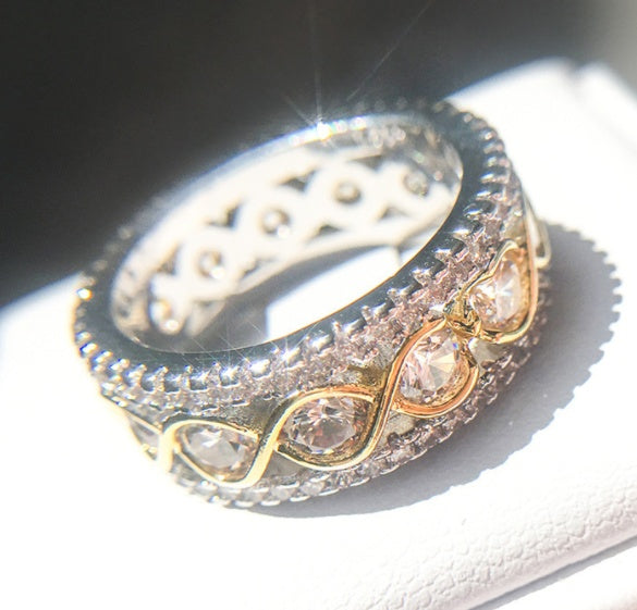 Elegant Female Promise Ring - Odiune