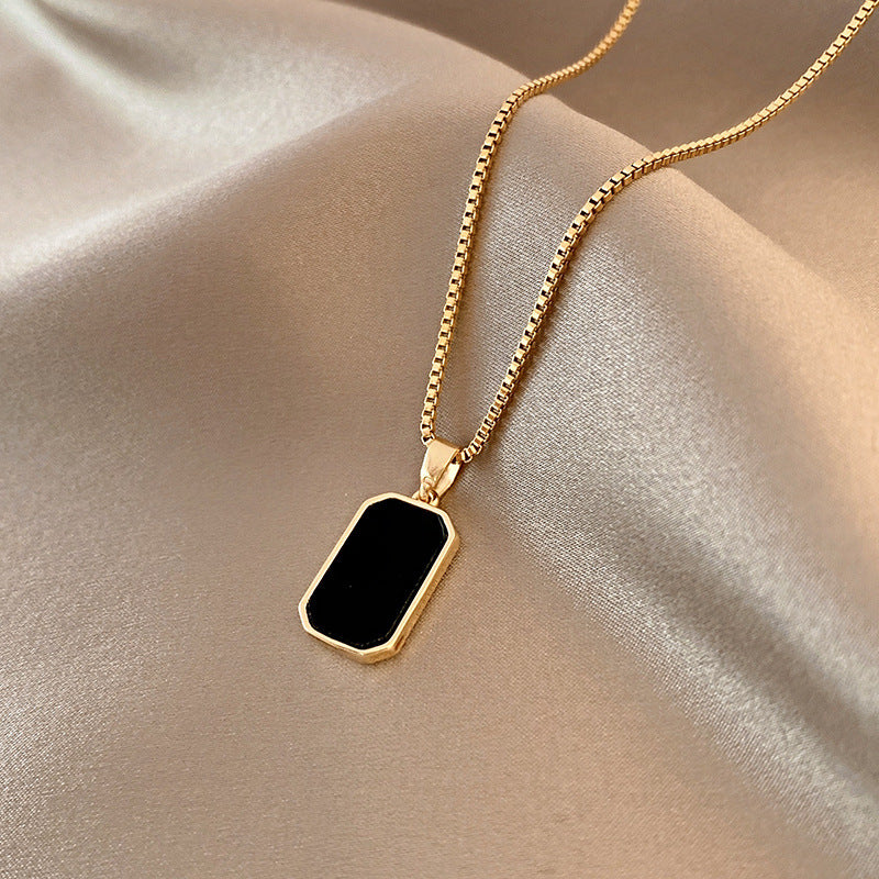 Rectangular Black Pendant Necklace - Odiune